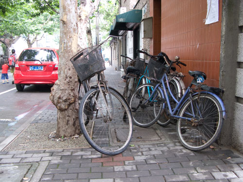 bicycles obstructing pavement on gaolan lu