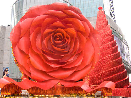Plaza 66 red new year flower